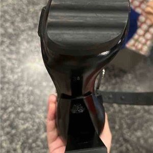 Versace black heels 38 no wears